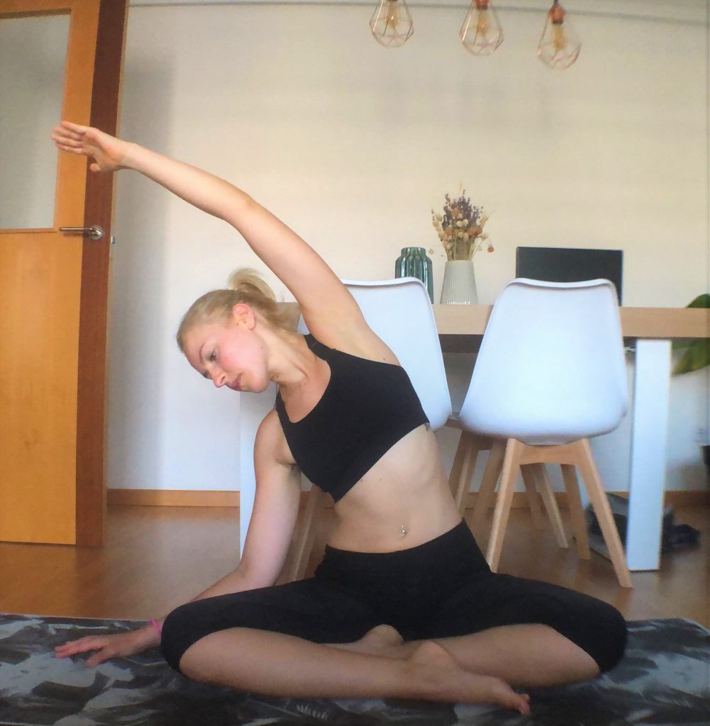 Yoga estirar espalda